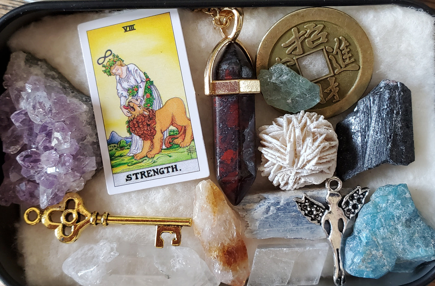 Strength Major Arcana Tarot Card/Strength/Willpower/Bravery and Courage